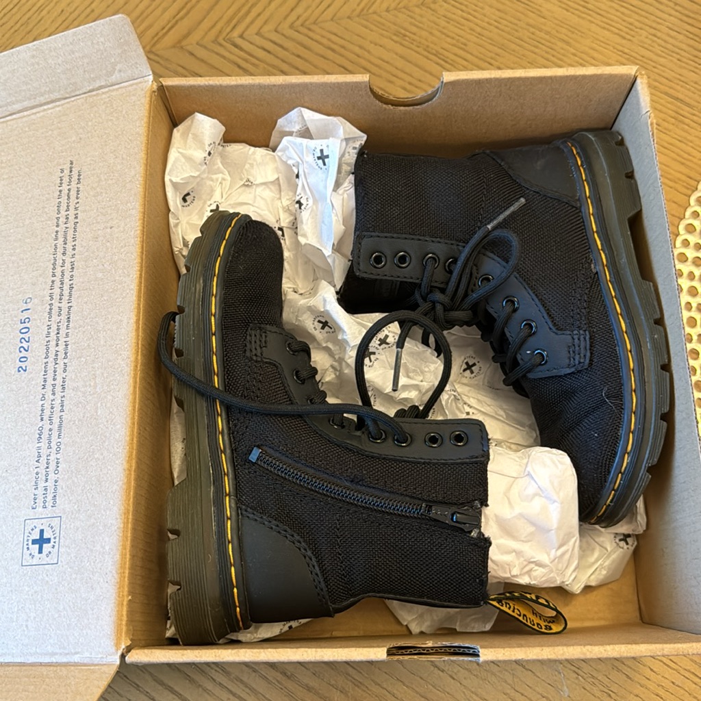 Doc Martens Combs